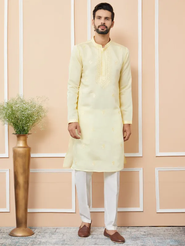 Yellow_Embroidered_Chanderi_Silk_Straight_Kurta