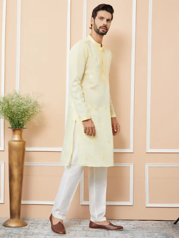 Yellow_Embroidered_Chanderi_Silk_Straight_Kurta