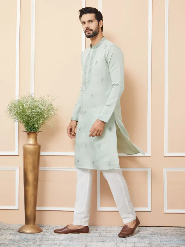 Pastel_Green_Embroidered_Chanderi_Silk_Straight_Kurta