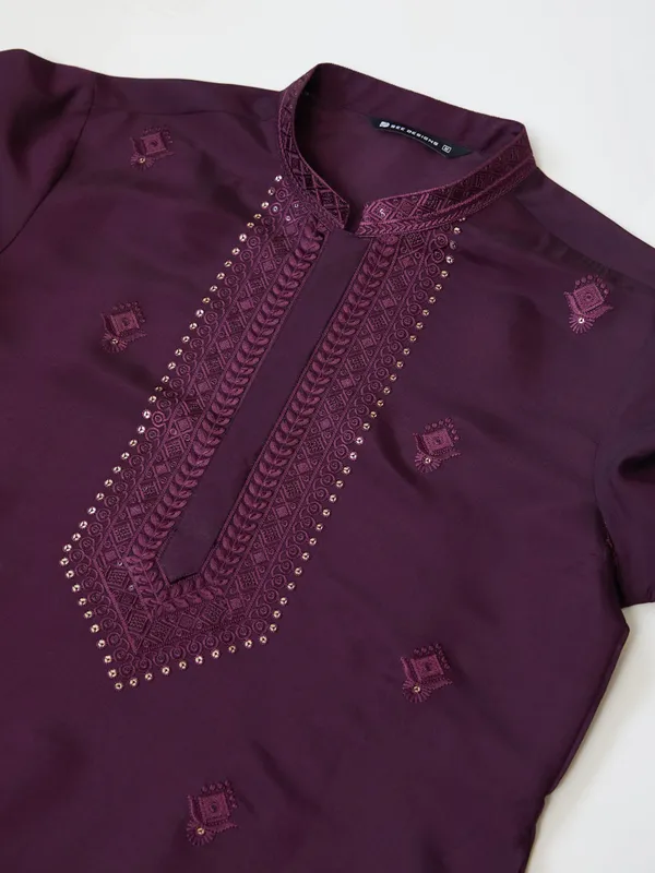Dark_Purple_Embroidered_Chanderi_Silk_Straight_Kurta