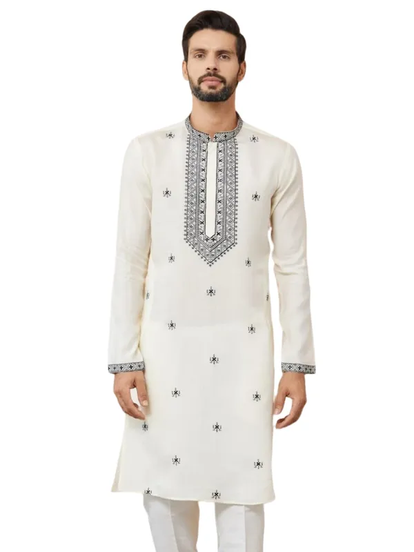 Cream_Embroidered_Chanderi_Silk_Straight_Kurta