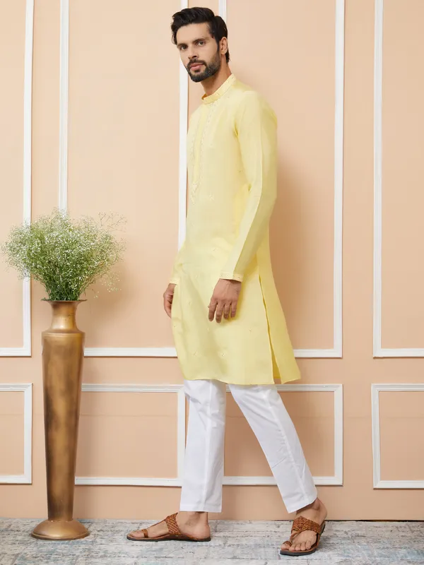 Yellow_Embroidered_Chanderi_Silk_Straight_Kurta_With_Pyjama