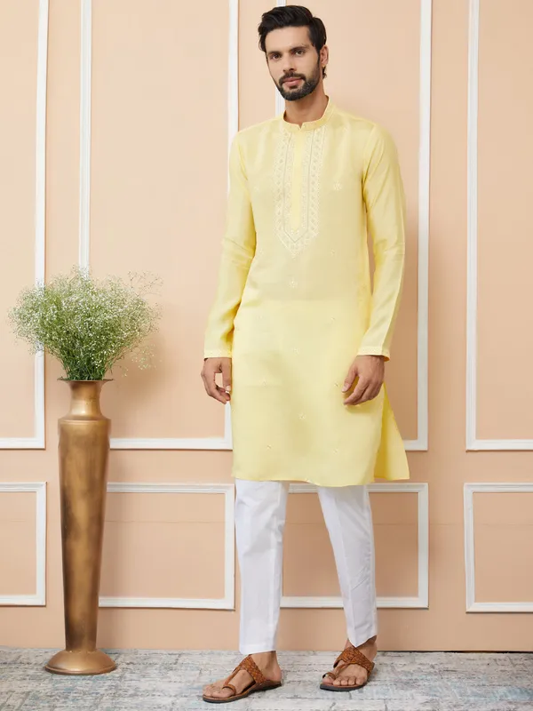 Yellow_Embroidered_Chanderi_Silk_Straight_Kurta