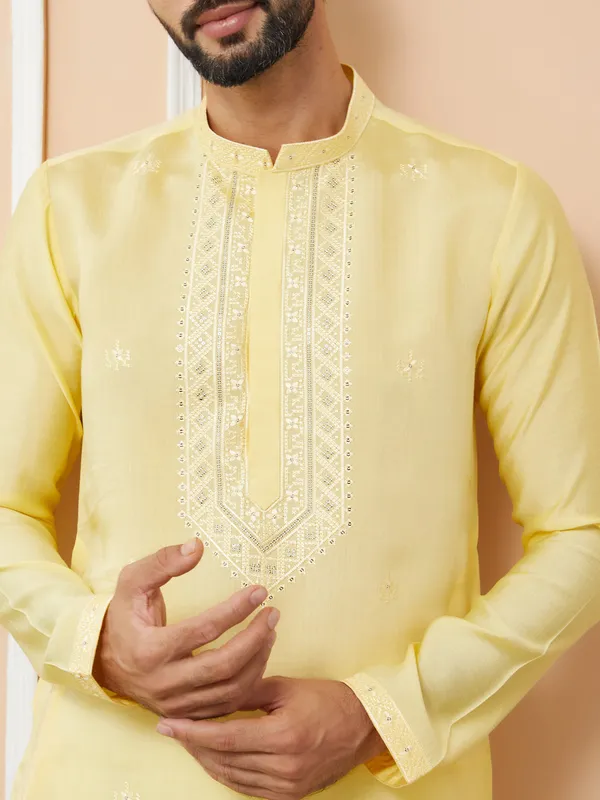 Yellow_Embroidered_Chanderi_Silk_Straight_Kurta