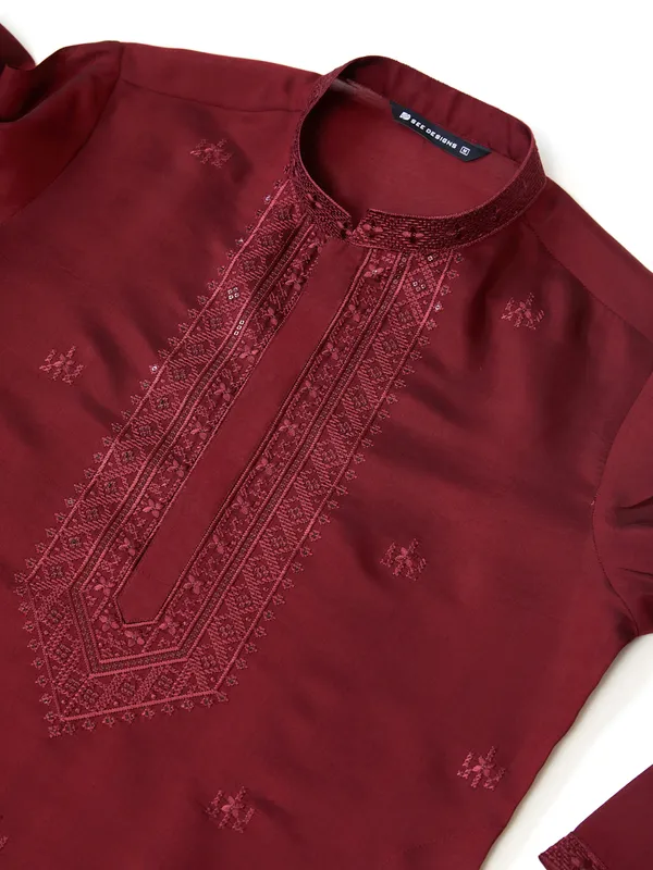 Maroon_Embroidered_Chanderi_Silk_Straight_Kurta_with_Pyjama