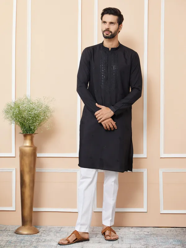 Black_Embroidered_Chanderi_Silk_Straight_Kurta_With_Pyjama