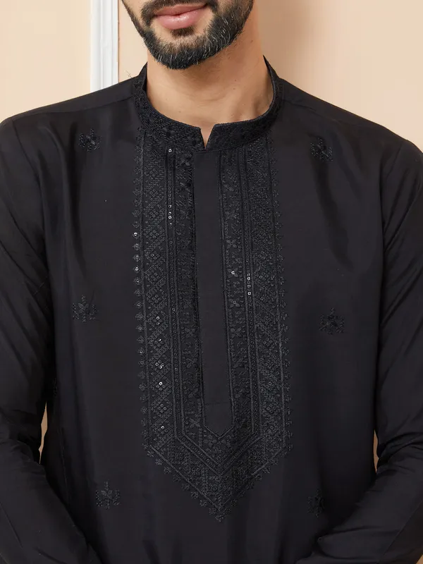 Black_Embroidered_Chanderi_Silk_Straight_Kurta