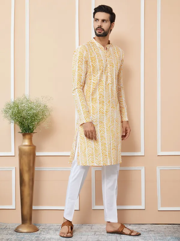 White-Yellow_Printed_Pure_Cotton_Straight_Kurta_With_Pyjama