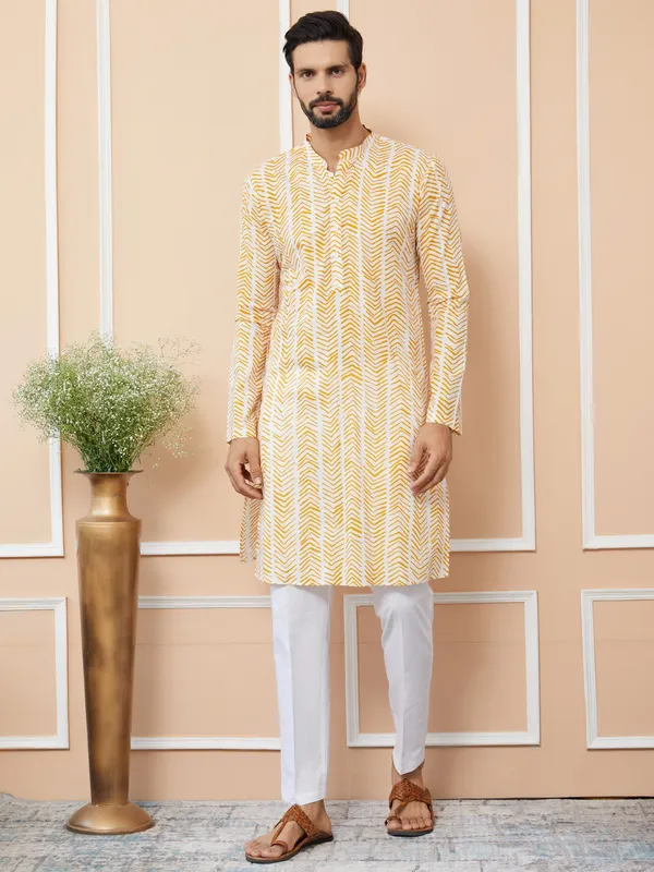 White-Yellow_Printed_Pure_Cotton_Straight_Kurta_With_Pyjama