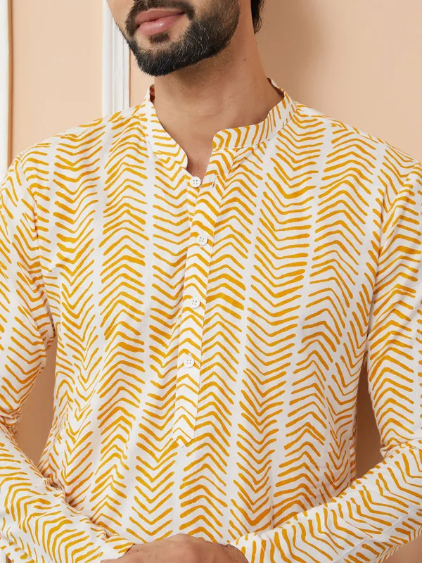 White-Yellow_Printed_Pure_Cotton_Straight_Kurta_with_Pyjama