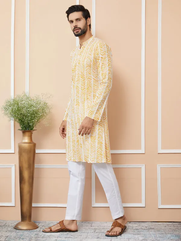 White-Yellow_Printed_Pure_Cotton_Straight_Kurta_with_Pyjama