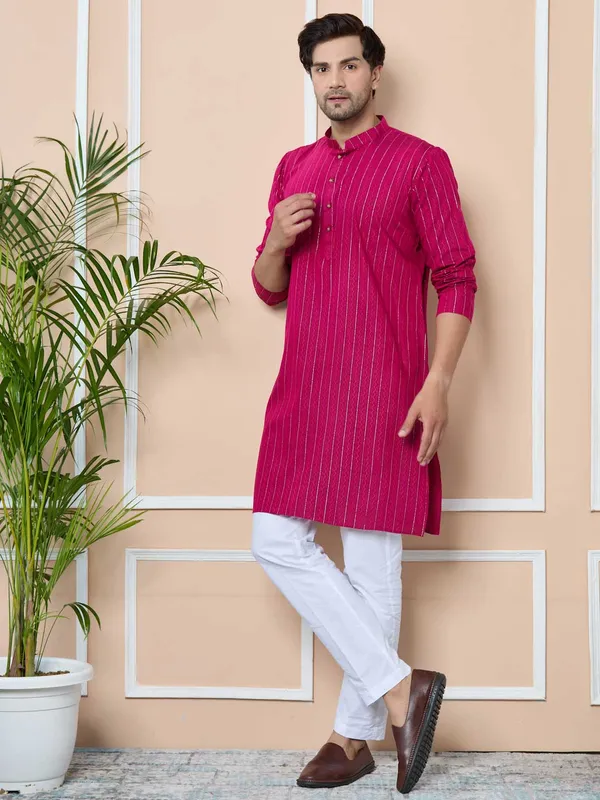Magenta_Thread_Work_Straight_Kurta