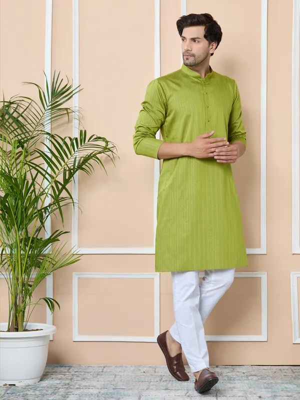 Green_Thread_Work_Straight_Kurta_With_Pyjama