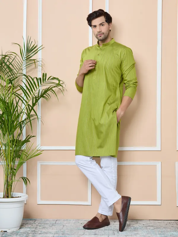 Green_Thread_Work_Straight_Kurta_With_Pyjama