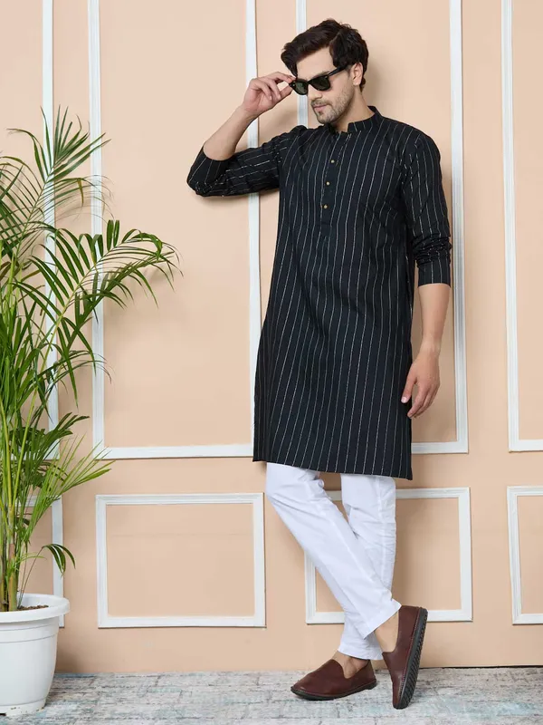 Black_Thread_Work_Straight_Kurta_with_Pyjama