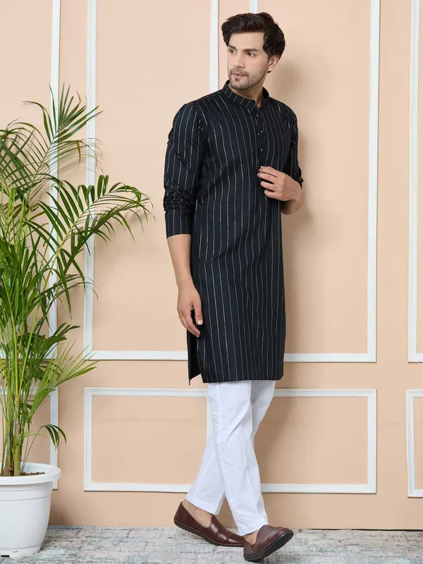 Black_Thread_Work_Straight_Kurta