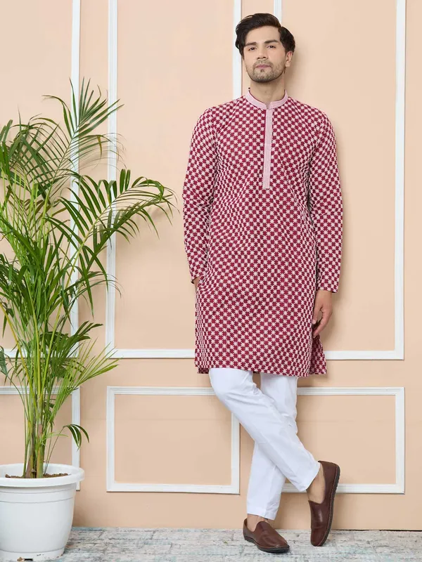 Maroon_Ethnic_Motifs_Embroidered_Mandarin_Collar_Straight_Kurta