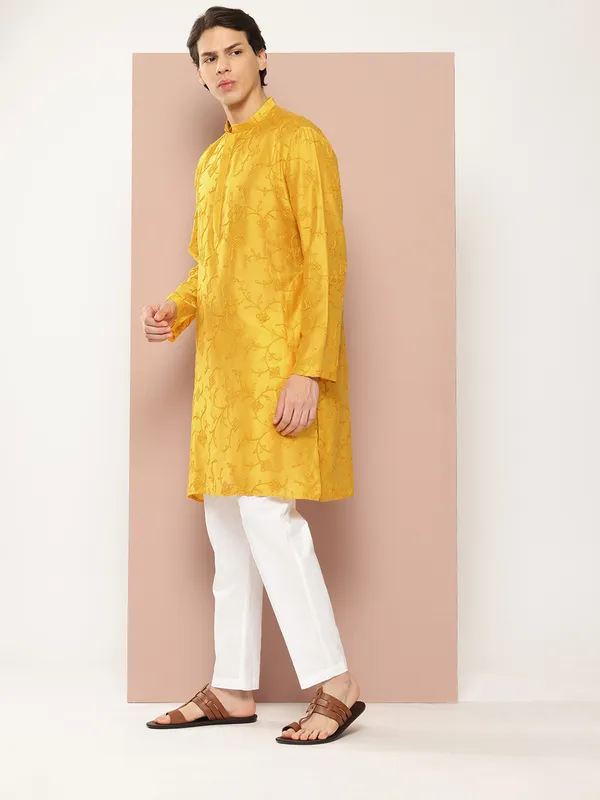 Men_Mustard_Embroidered_Thread_Work_Chanderi_Silk_Straight_Kurta_With_Pyjama
