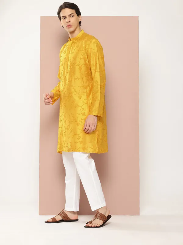 Men's_Mustard_Embroidered_Thread_Work_Chanderi_Silk_Kurta