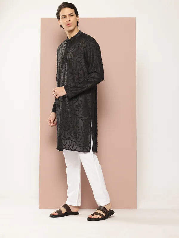 Men_Black_Embroidered_Thread_Work_Chanderi_Silk_Straight_Kurta_With_Pyjama