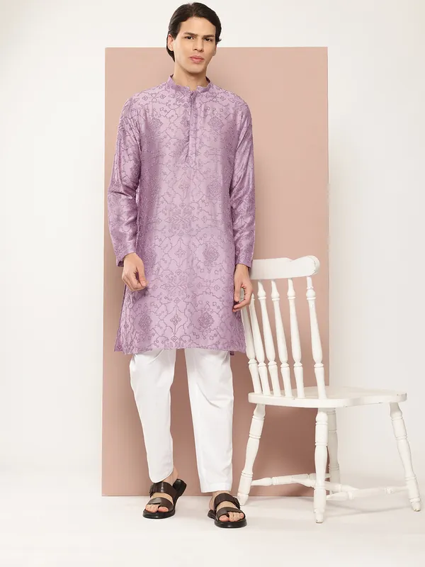 Men_Lavender_Embroidered_Thread_Work_Chanderi_Silk_Straight_Kurta_With_Pyjama