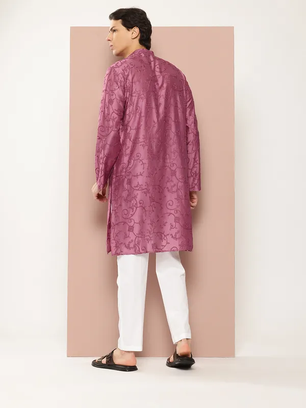 Men_Magenta_Embroidered_Thread_Work_Chanderi_Silk_Straight_Kurta_With_Pyjama
