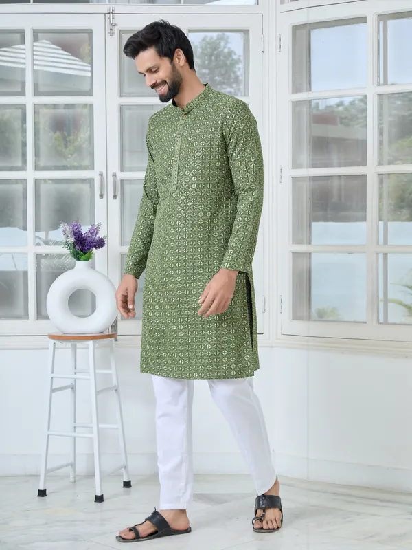 Men_Green_Embroidered_Mandarin_Collar_Straight_Kurta_With_Pyjama