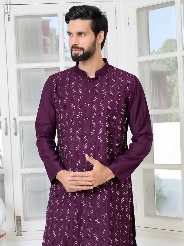 Purple_Ethnic_Motifs_Embroidered_Sequinned_Mandarin_Collar_Straight_Kurta_With_Pyjama