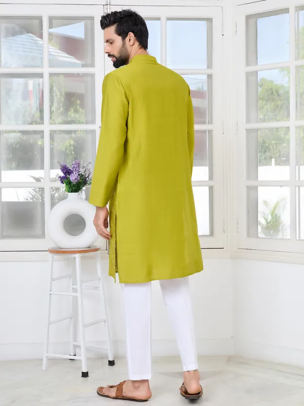 Green_Ethnic_Motifs_Embroidered_Sequinned_Mandarin_Collar_Straight_Kurta_With_Pyjama