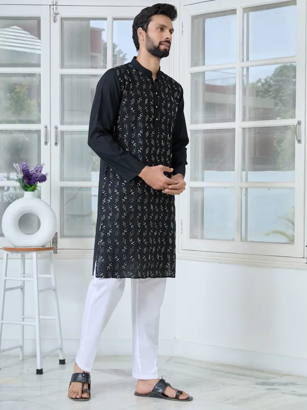 Black_Ethnic_Motifs_Embroidered_Sequinned_Mandarin_Collar_Straight_Kurta_With_Pyjama