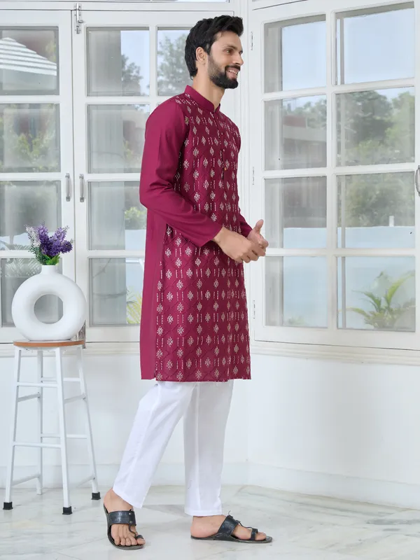 Maroon_Ethnic_Motifs_Embroidered_Sequinned_Mandarin_Collar_Straight_Kurta_With_Pyjama