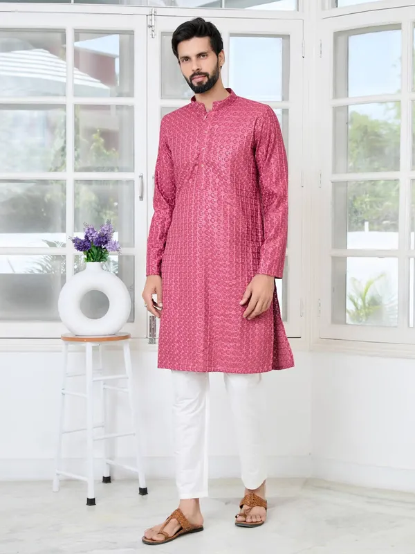 Red_Thread_Embroidered_Straight_Kurta_with_Pyjama_with_Pyjama