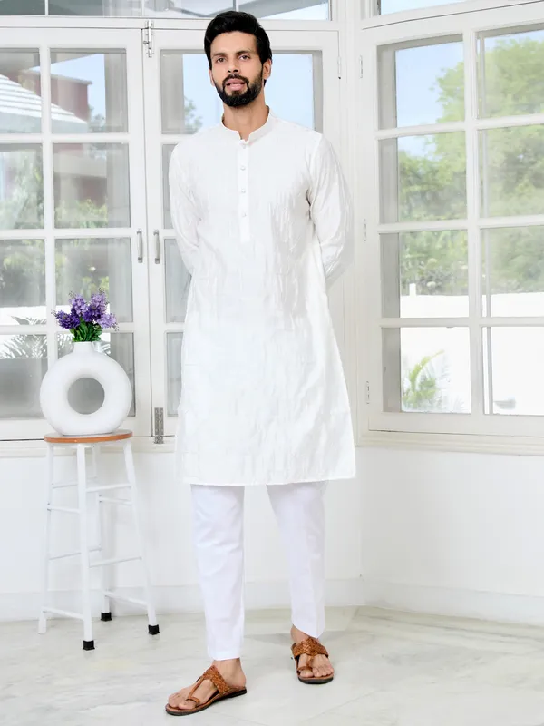 Cream_Geometric_Embroidered_Thread_Work_Mandarin_Collar_Straight_Kurta_with_Pyjama_with_Pyjama