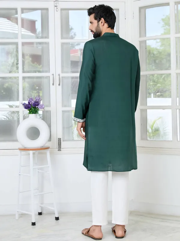 Green_Floral_Embroidered_Mandarin_Collar_Thread_Work_Straight_Kurta