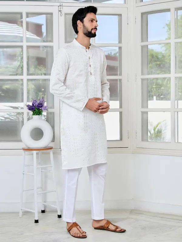 Off-White_Embossed_Printed_and_Foil_Printed_Straight_Kurta
