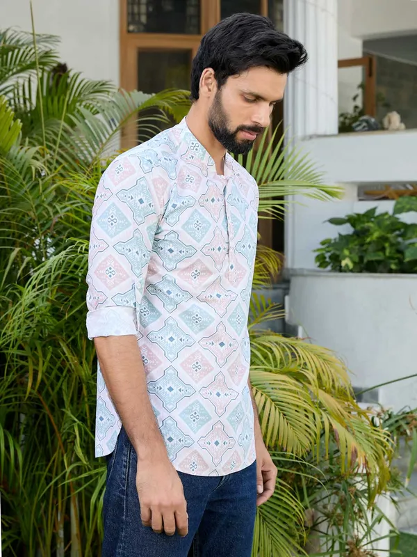 Peach-Green_Geometric_Printed_Rayon_Short_Kurta
