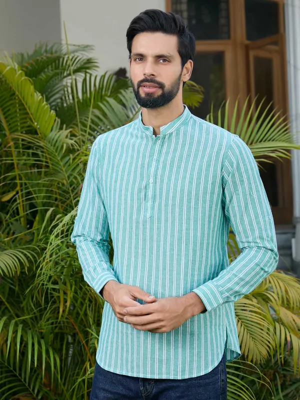 Men_Woven_Green_Striped_Cotton_Short_Kurta