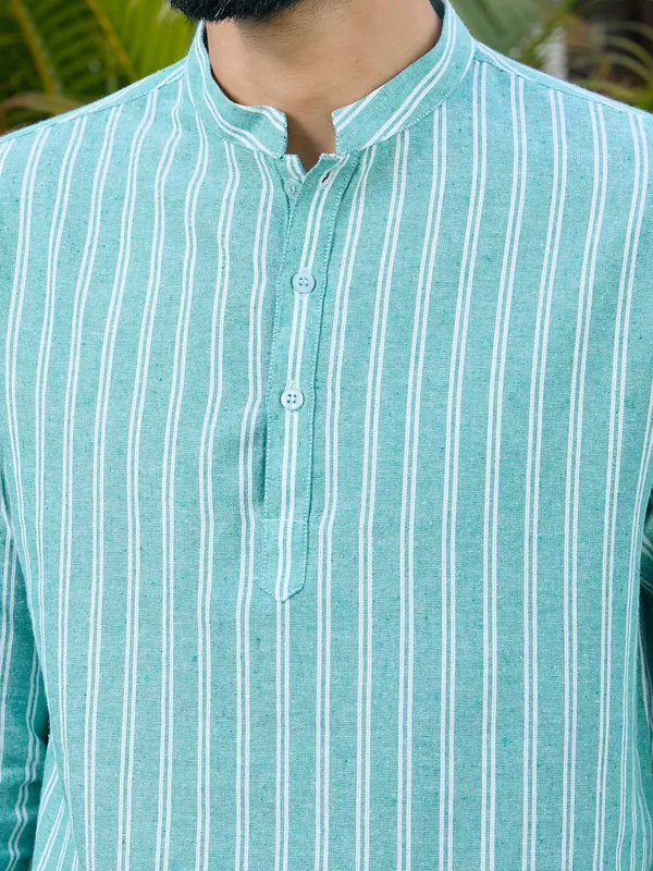 Men_Woven_Green_Striped_Cotton_Short_Kurta