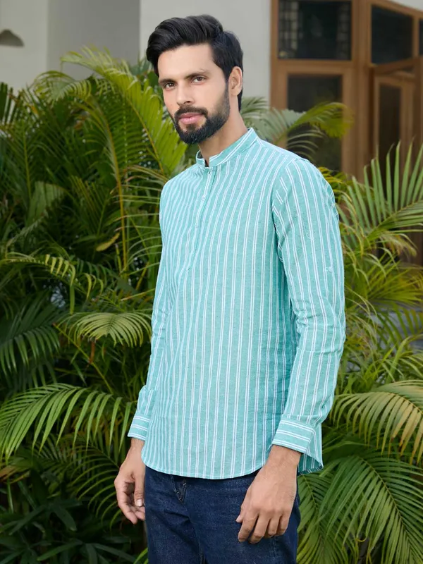 Men_Woven_Green_Striped_Cotton_Short_Kurta
