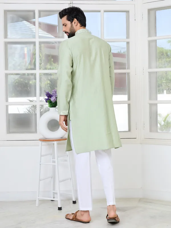 Pastel_Green_Thread_Worked_Chanderi_Straight_Kurta_With_Yoke_Design_Paired_With_Pyjama