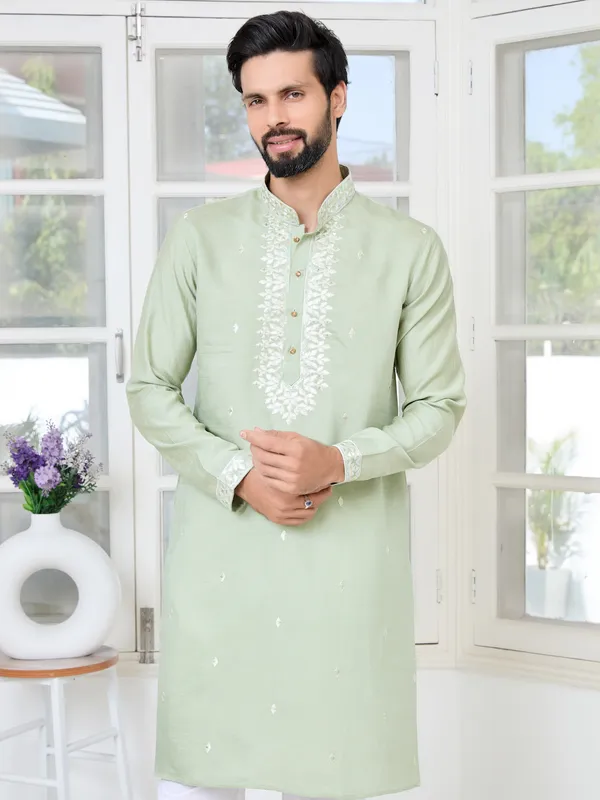 Pastel_Green_Thread_Worked_Chanderi_Straight_Kurta_With_Yoke_Design_Paired_With_Pyjama