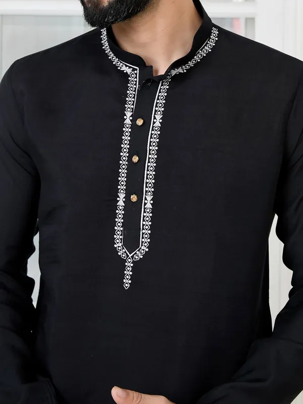 Black_Chanderi_Straight_Kurta_with_Yoke_Design