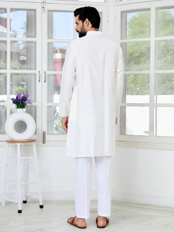 Off-White_Chanderi_Straight_Kurta_With_Pyjama_With_Yoke_Design