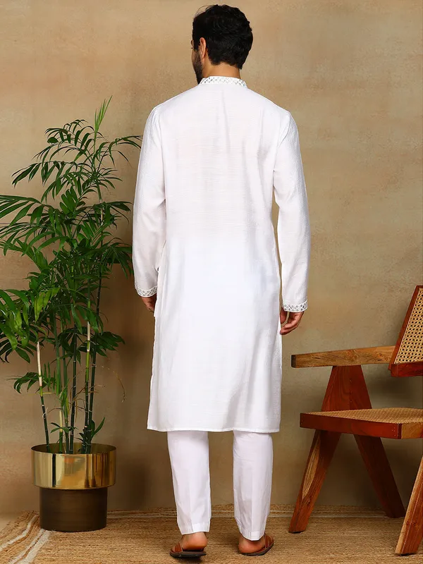 Off_White_Sequins_Embroidered_Viscose_Straight_Kurta_With_Pyjama