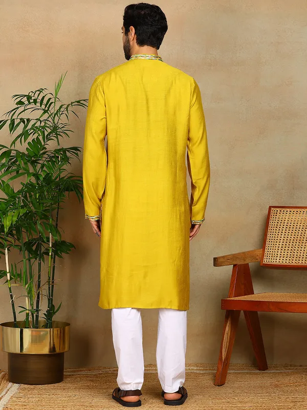Mustard_Thread_Embroidered_Viscose_Straight_Kurta_With_Pyjama
