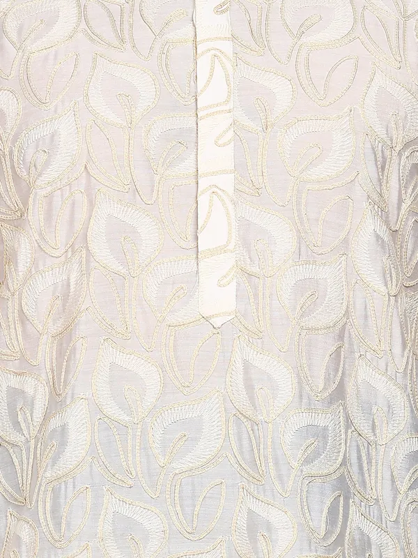 Off-White_Thread_Embroidered_Viscose_Straight_Kurta_With_Pyjama