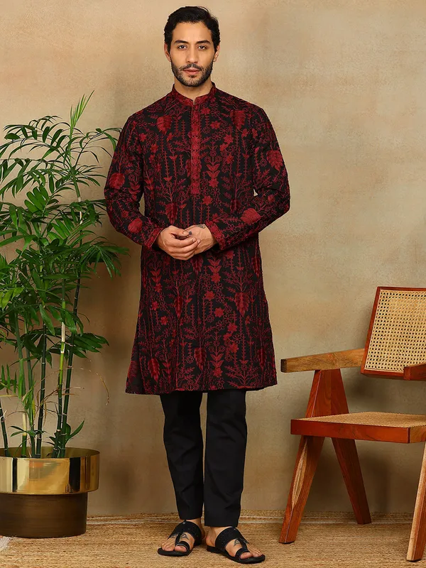 Black_Thread_Embroidered_Viscose_Straight_Kurta_With_Pyjama