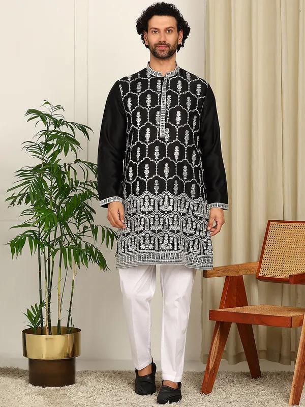 Black_Sequin_Embroidered_Straight_Kurta_With_Pyjama