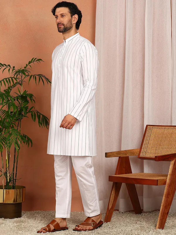 White_Woven_Striped_Straight_Kurta_With_Pyjama
