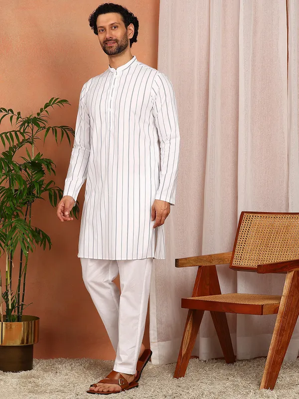Men'S_White_Woven_Striped_Straight_Kurta_With_Pyjama